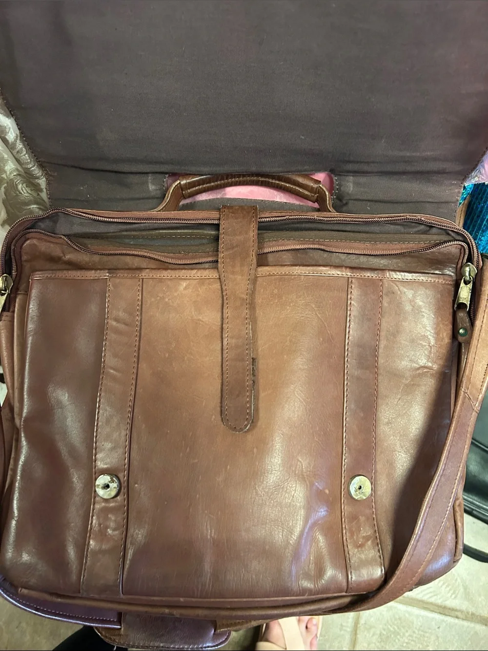 Geoffrey Beene Brown Leather Briefcase Messenger Bag
